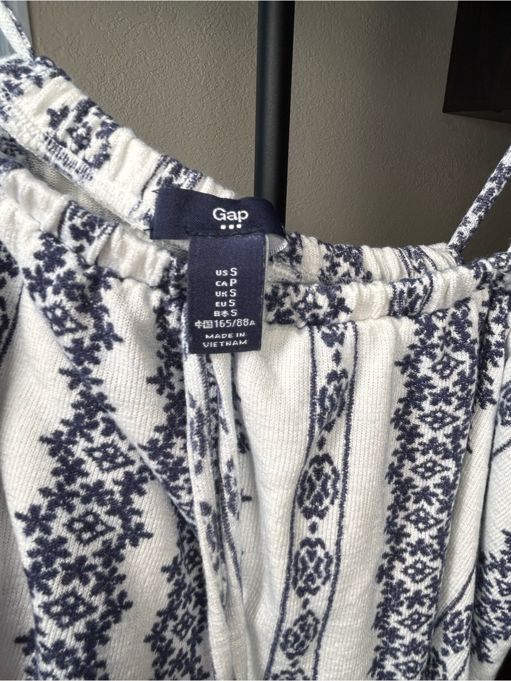GAP boho tiered ruffle camisole tank top navy/white tribal geometric print. S - Picture 4 of 5